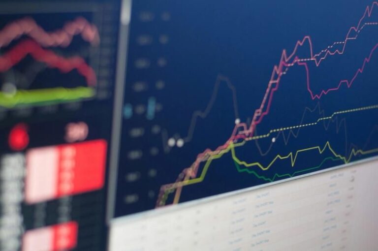 Anthropic Rejects Token-Based Share Exposure Amid Trillion-Dollar Valuation Signals